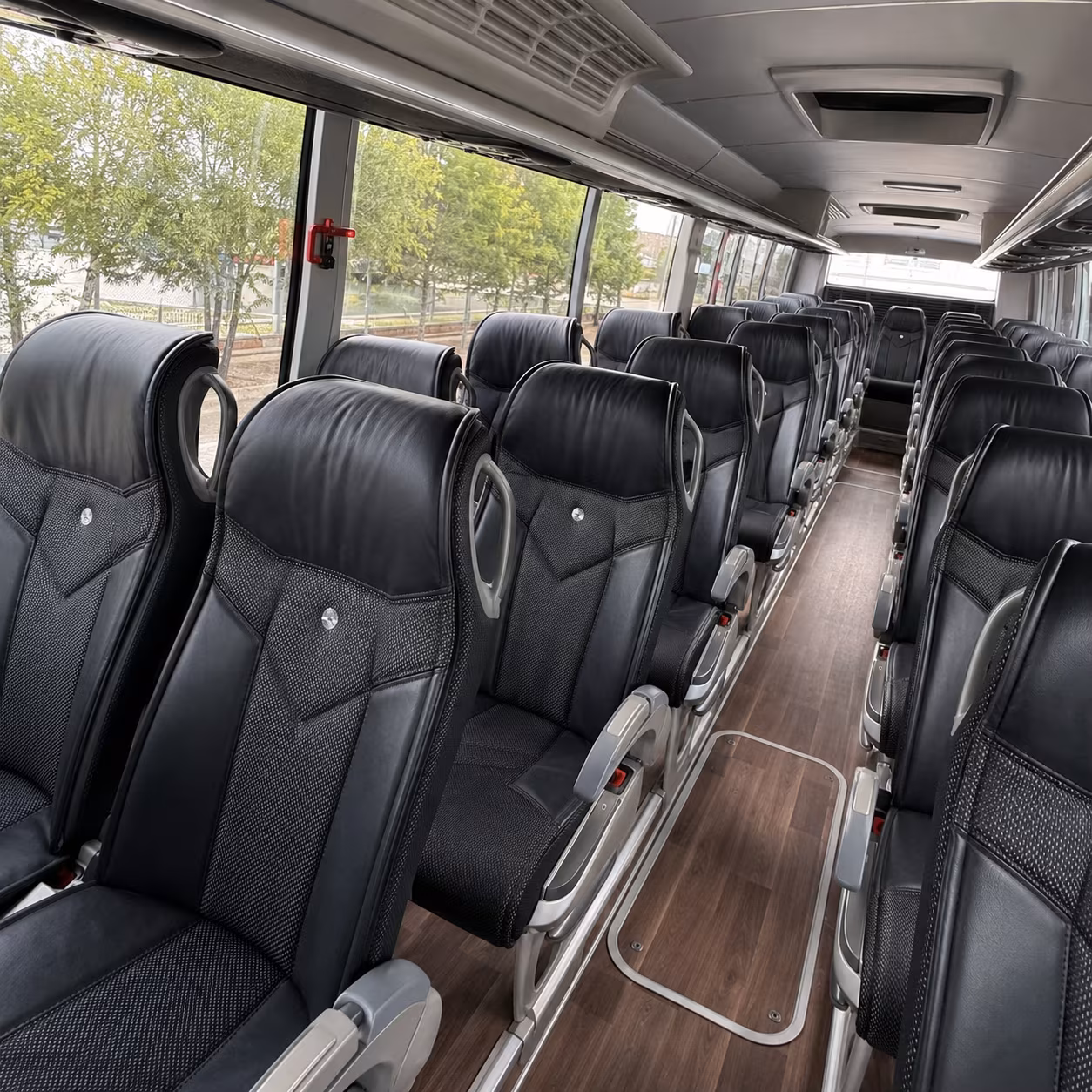 New Orleans Airport Shuttle & Transportation party bus exterior