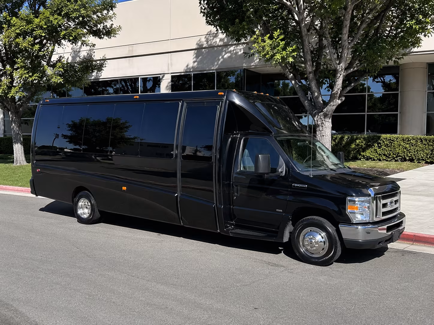 New Orleans Winery Tour & Pub Crawl Transportation party bus exterior
